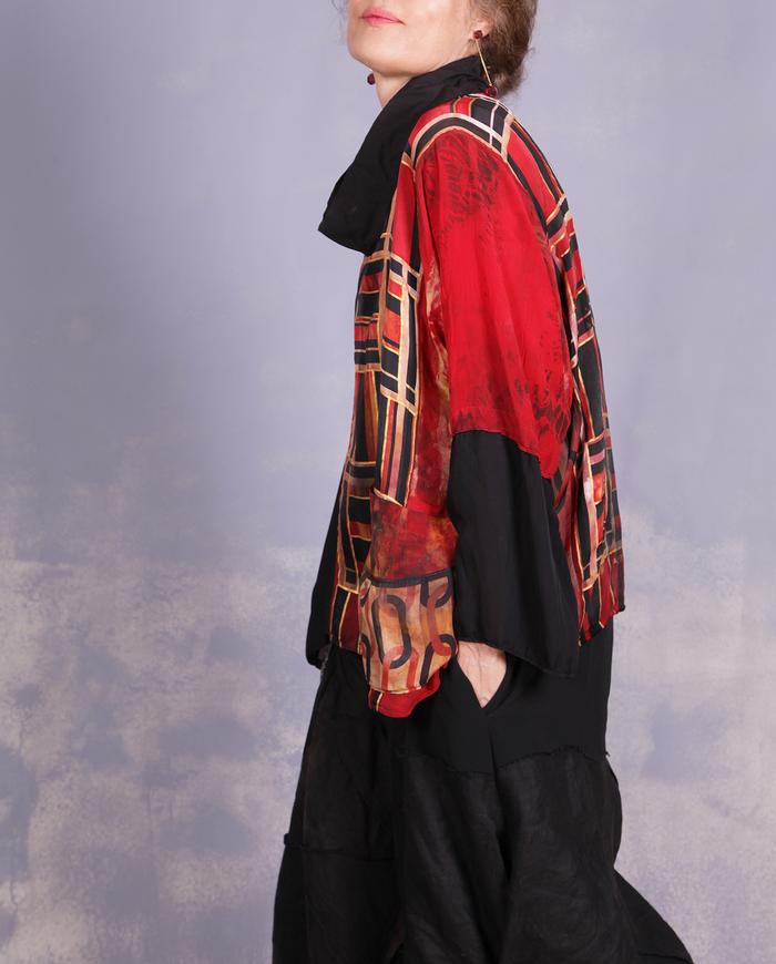 'black out to red: story no. 6' mixed fabrics silk top