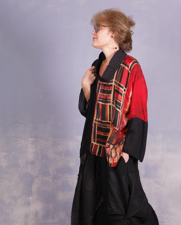 'black out to red: story no. 6' mixed fabrics silk top