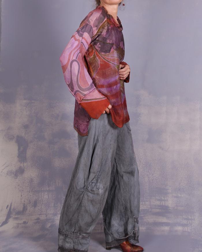 'one flower effect' lightweight distressed silk print top