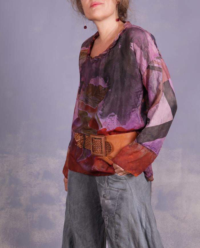 'one flower effect' lightweight distressed silk print top