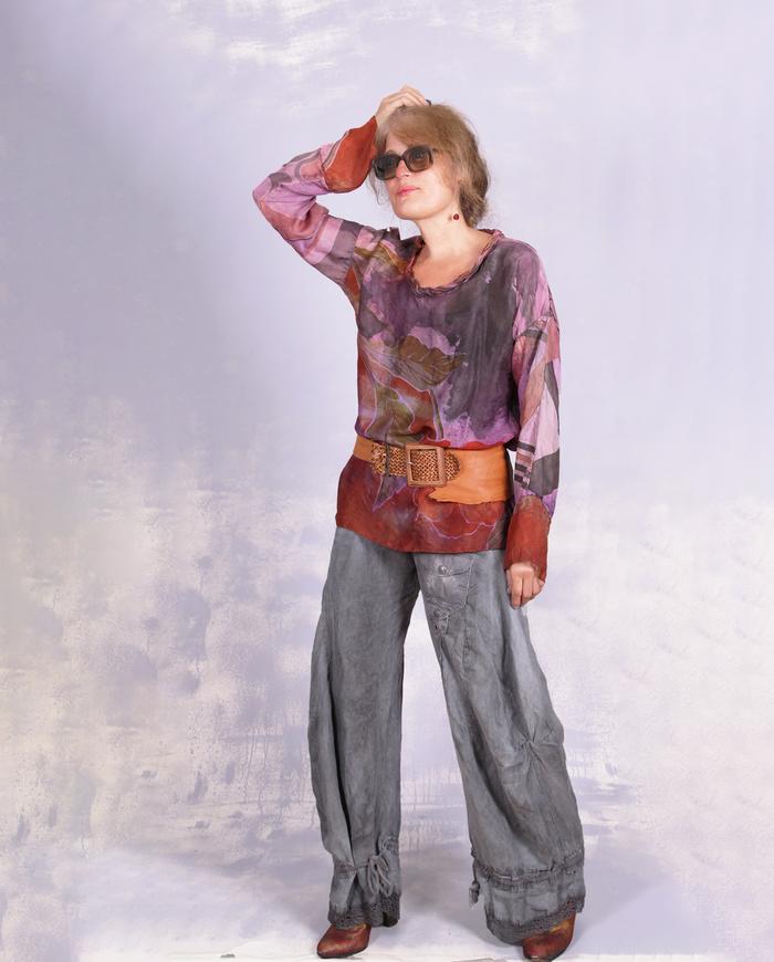 'one flower effect' lightweight distressed silk print top