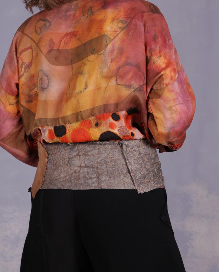 'ancient cobblestone' detailed leather art belt