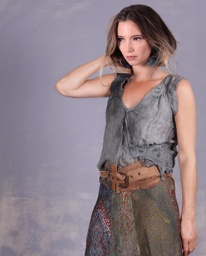 'ancient cobblestone' detailed leather art belt