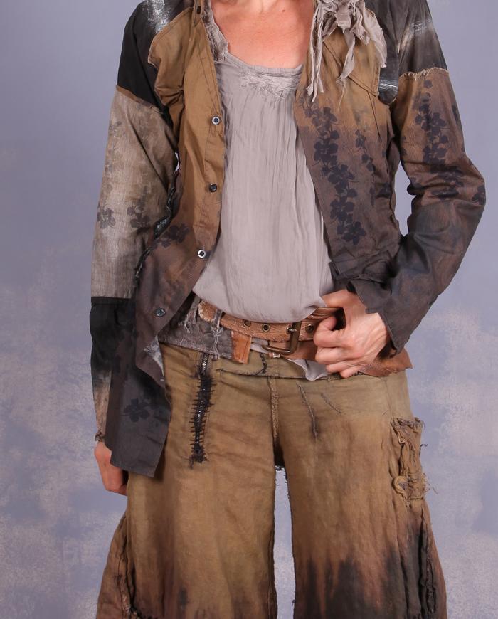 'ancient cobblestone' detailed leather art belt