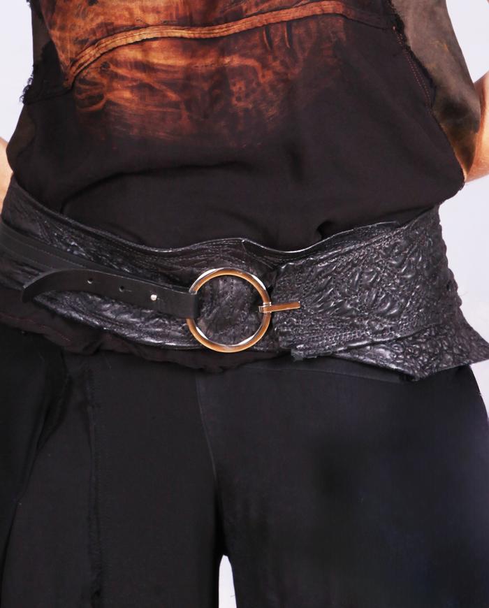'soft bumps and bubbles' hand-textured leather belt
