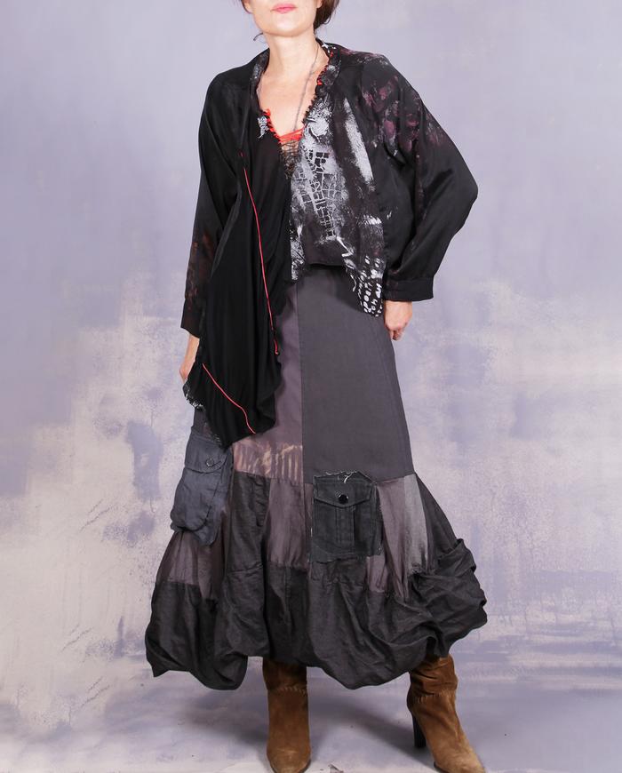 'I just want to play all day' detailed tulip-shape long skirt