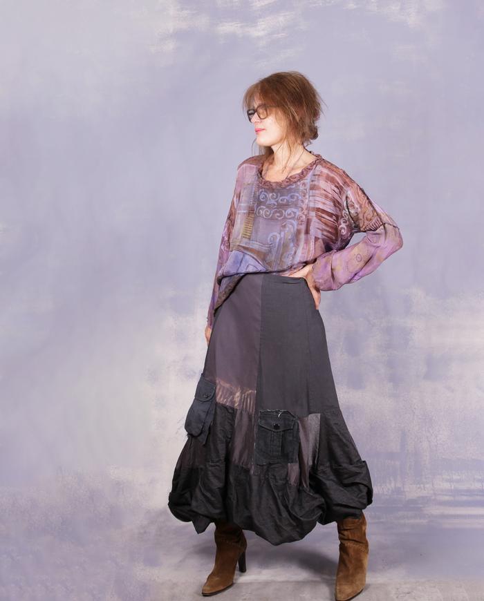 'I just want to play all day' detailed tulip-shape long skirt