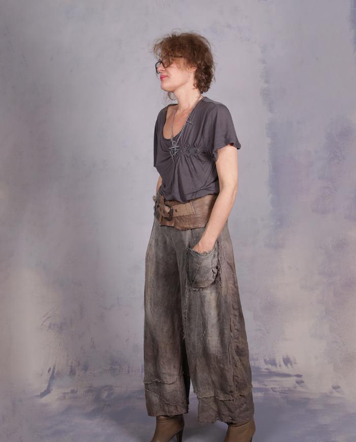 'in a minimalistic groove' stonewashed Belgian linen pants