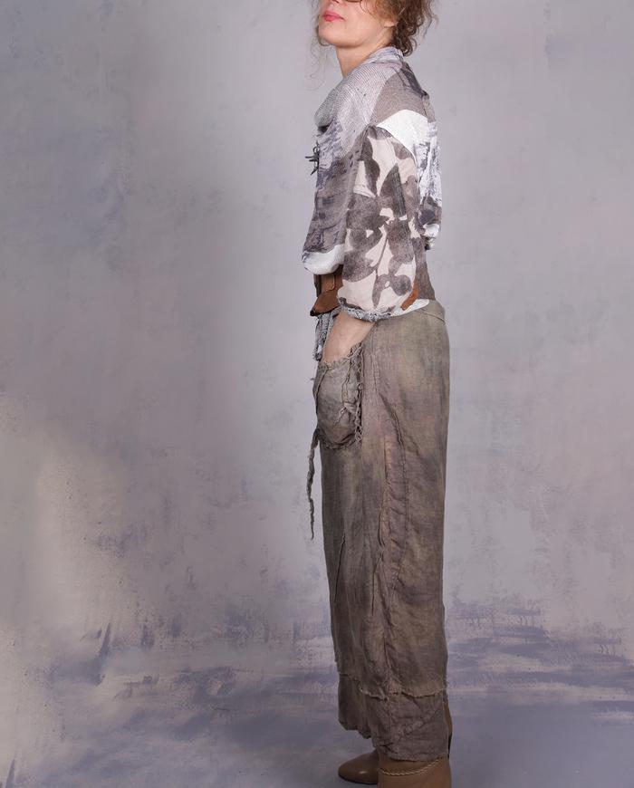 'in a minimalistic groove' stonewashed Belgian linen pants