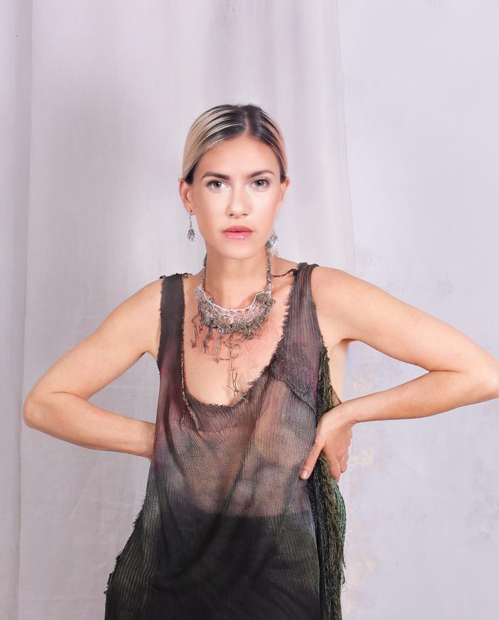 'dew drops in the snow' fiber art necklace