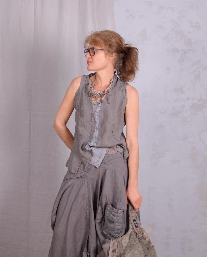 'dew drops in the snow' fiber art necklace