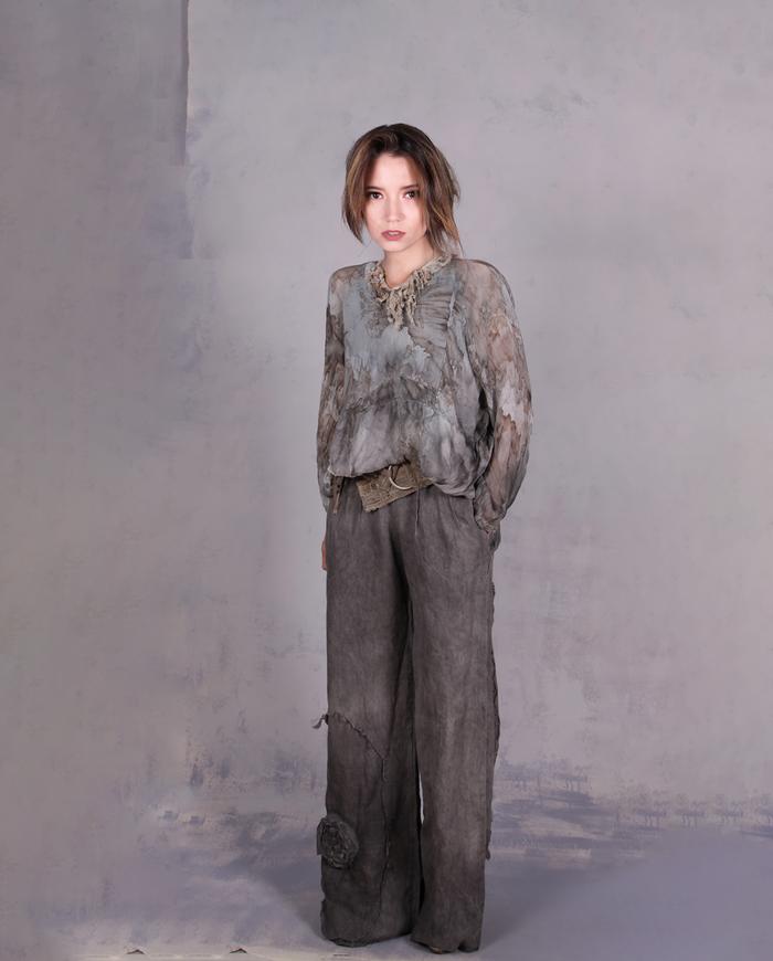 'stonewashed steel' Belgian linen wide leg pants with applique