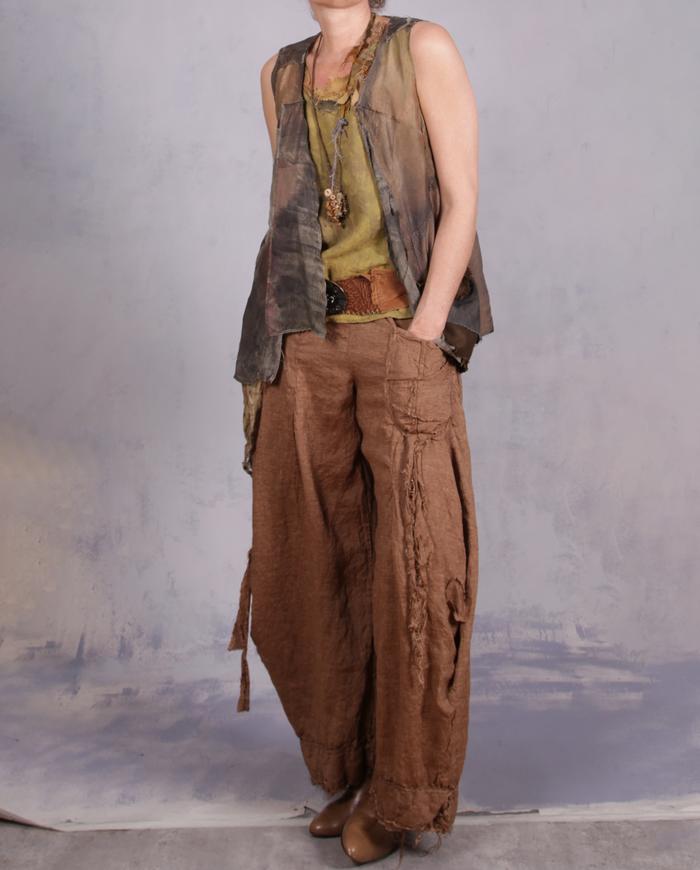 'with sculptural ease' lightweight detailed linen pants