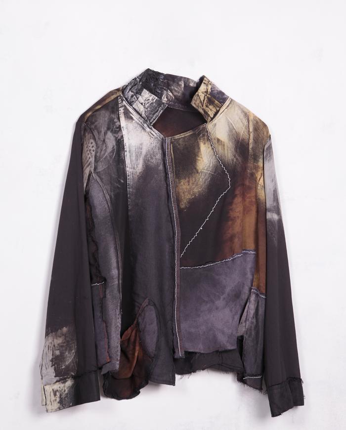 'did you say go up?' detailed fluid one size art blouse