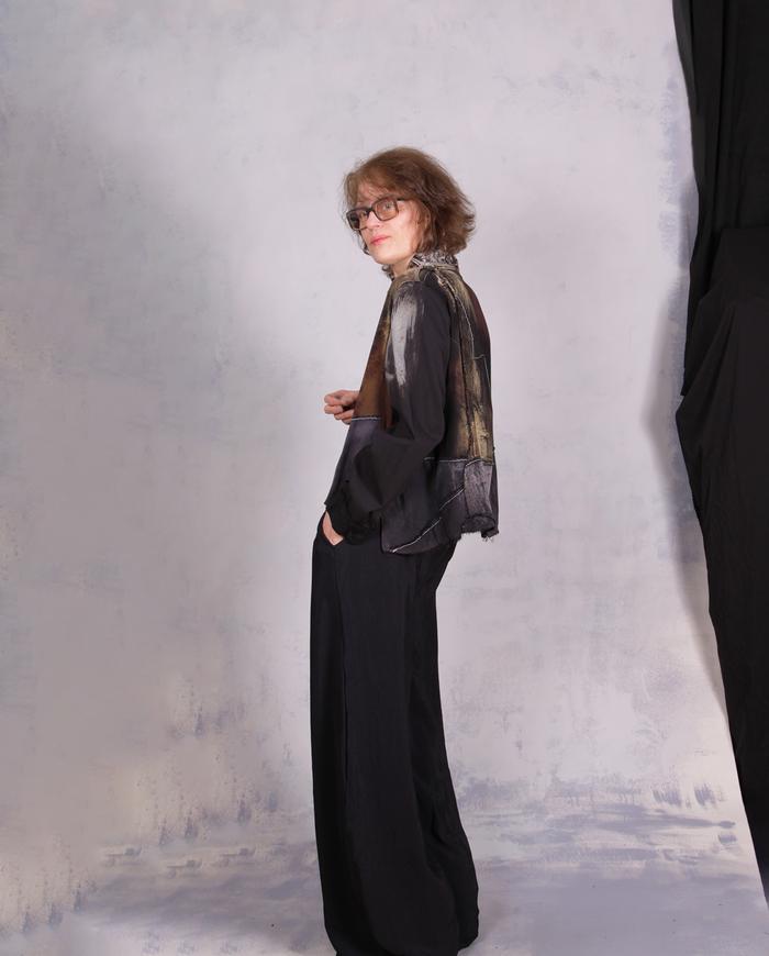 'did you say go up?' detailed fluid one size art blouse