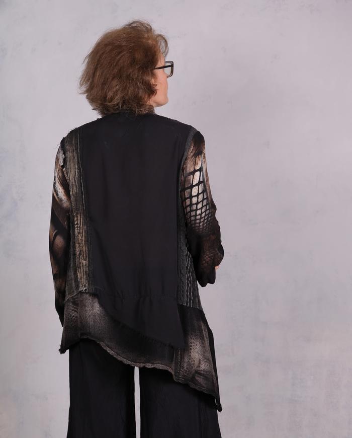 'keep going never stop' detailed art blouse