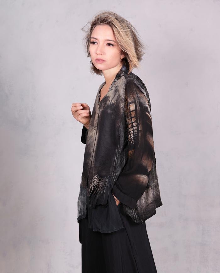 'keep going never stop' detailed art blouse