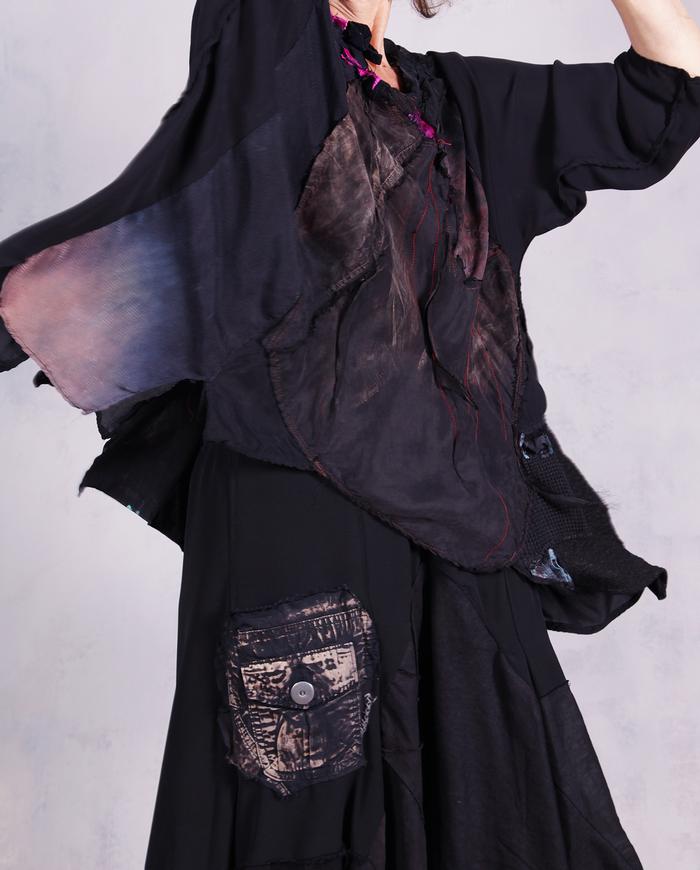 'in full swing' one size fluid silk art blouse
