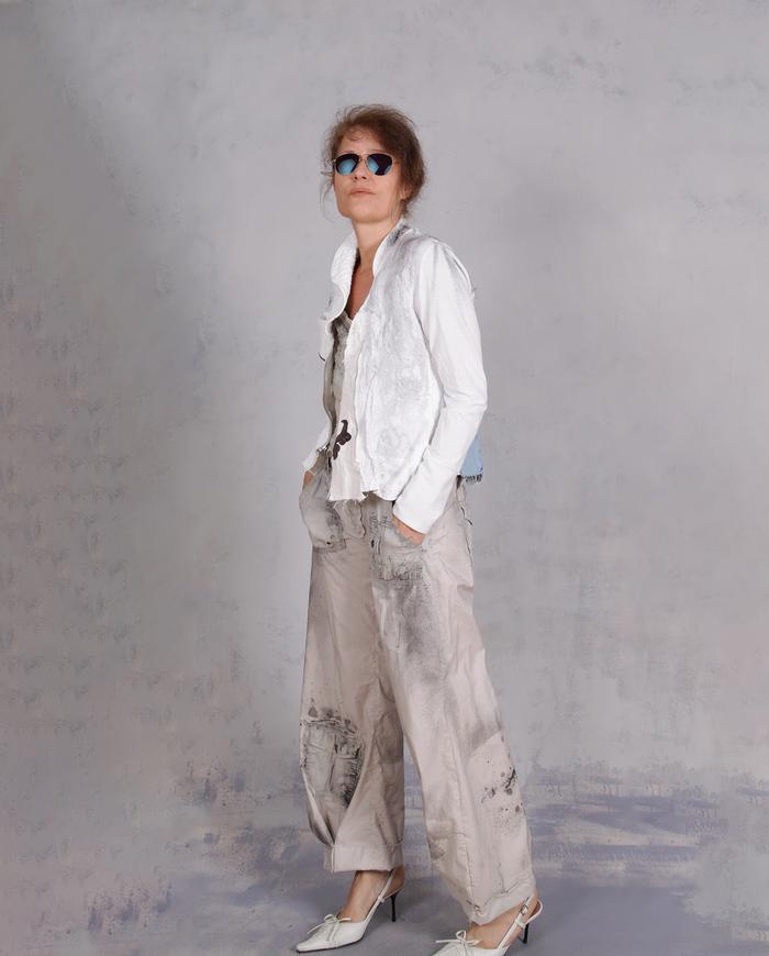 'easy as chinos' hand-printed detailed lightweight pants
