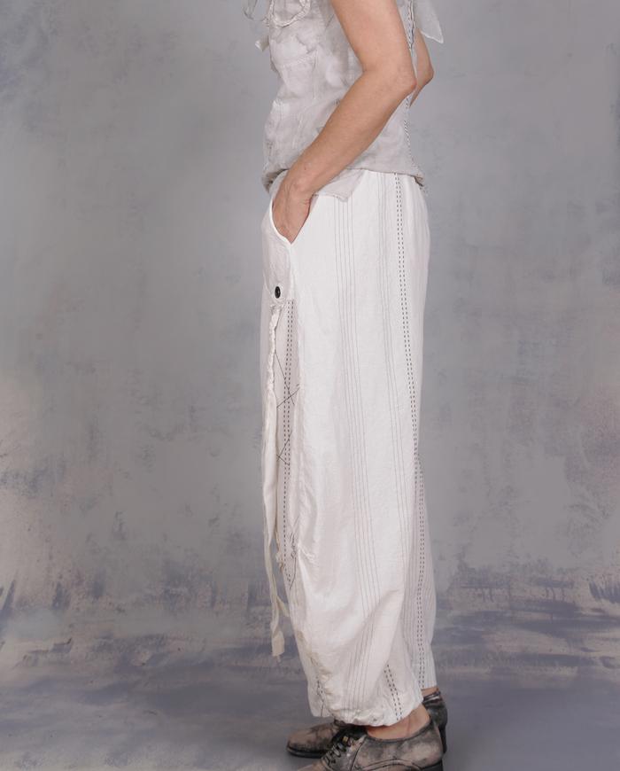 'easy breezy cool' artsy one size cropped b&w pants