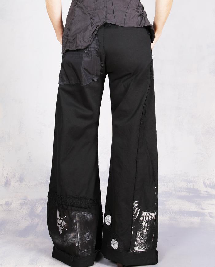 'running around in circles' modern wide leg trousers