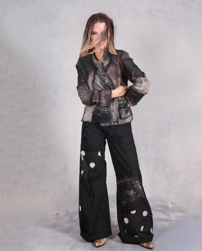 'running around in circles' modern wide leg trousers