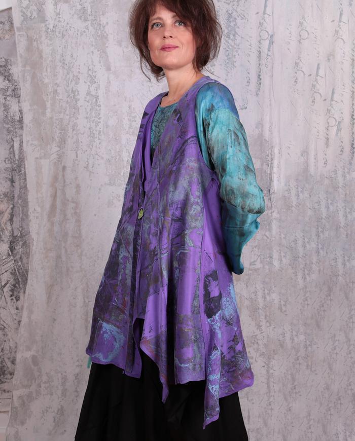 long kerchief silk crepe vest in painted violet