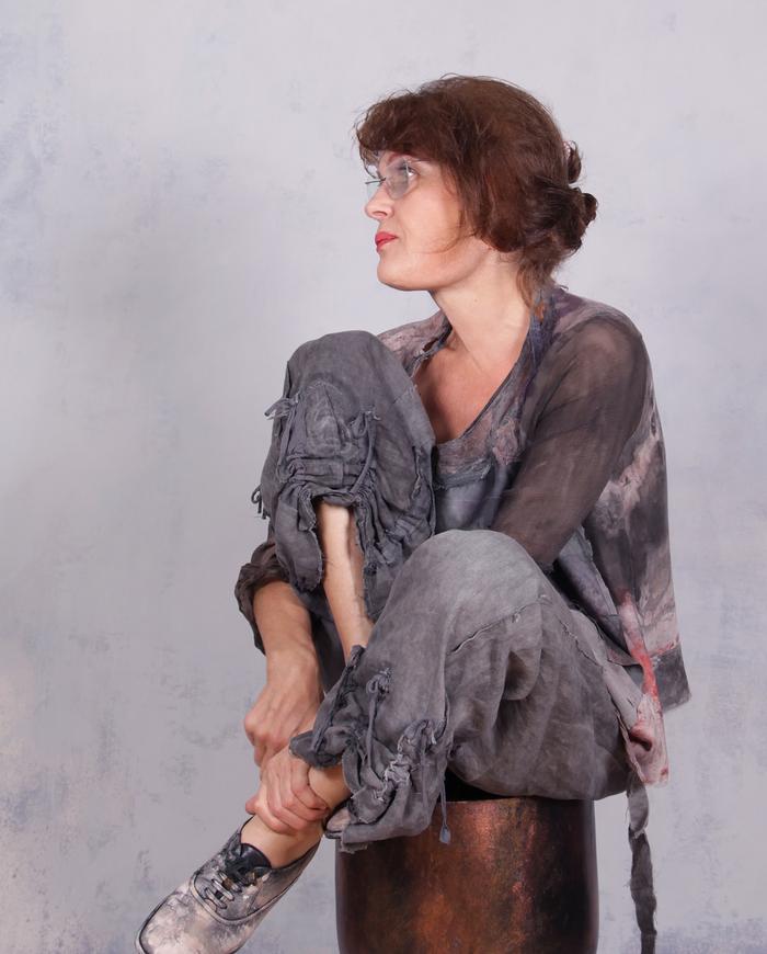 'a moving stone sculpture' detailed Belgian linen pants