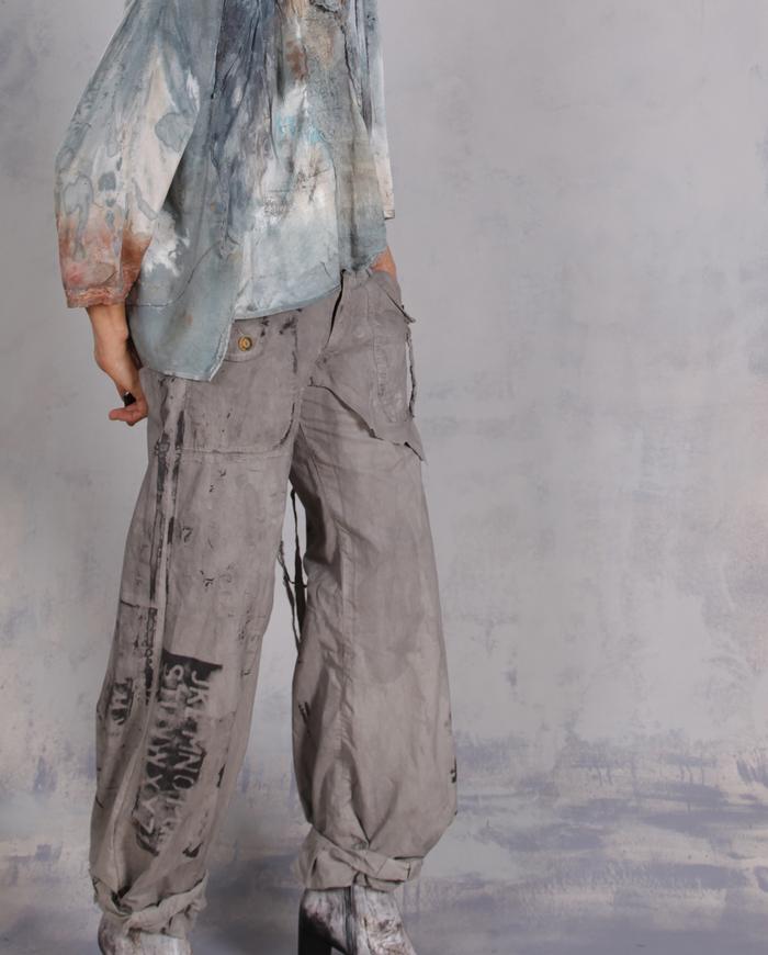 'everyday adventure' detailed cropped cargo khaki pants 
