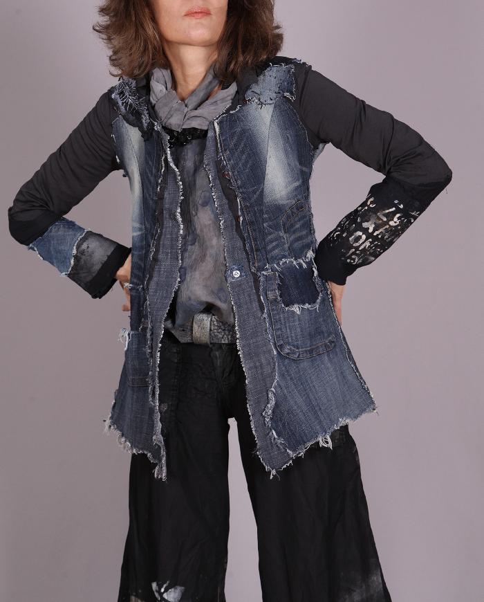 'no permanent bounderies' fitted denim jacket