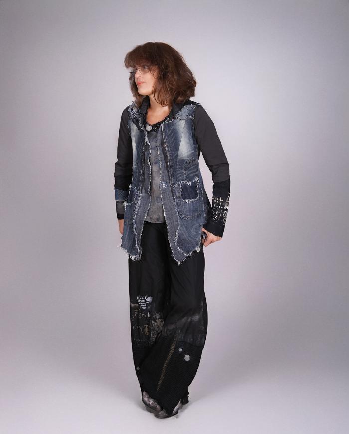 'no permanent bounderies' fitted denim jacket