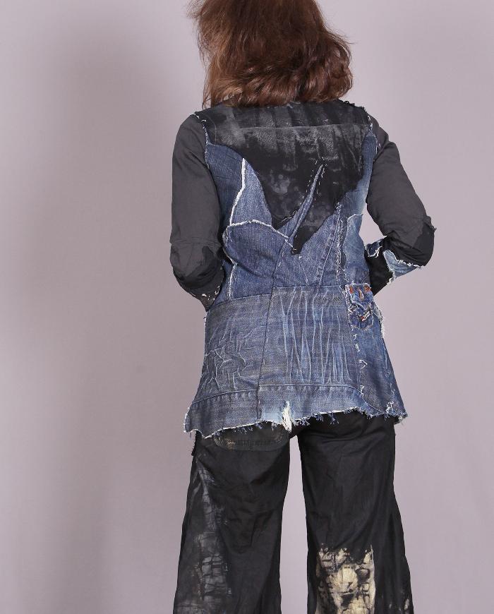 'no permanent bounderies' fitted denim jacket