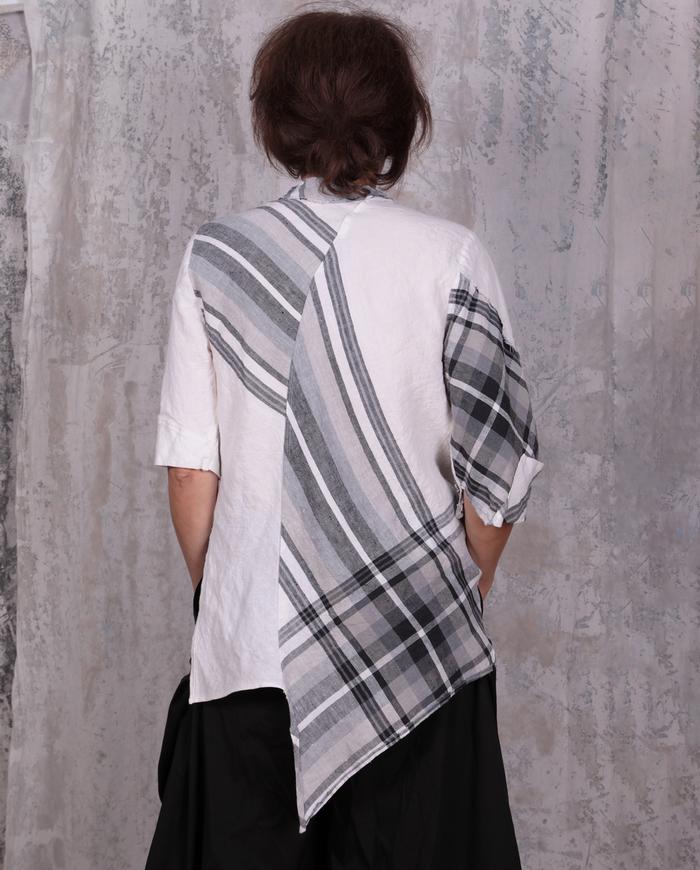 avant-garde high-low Belgian linen black and white top