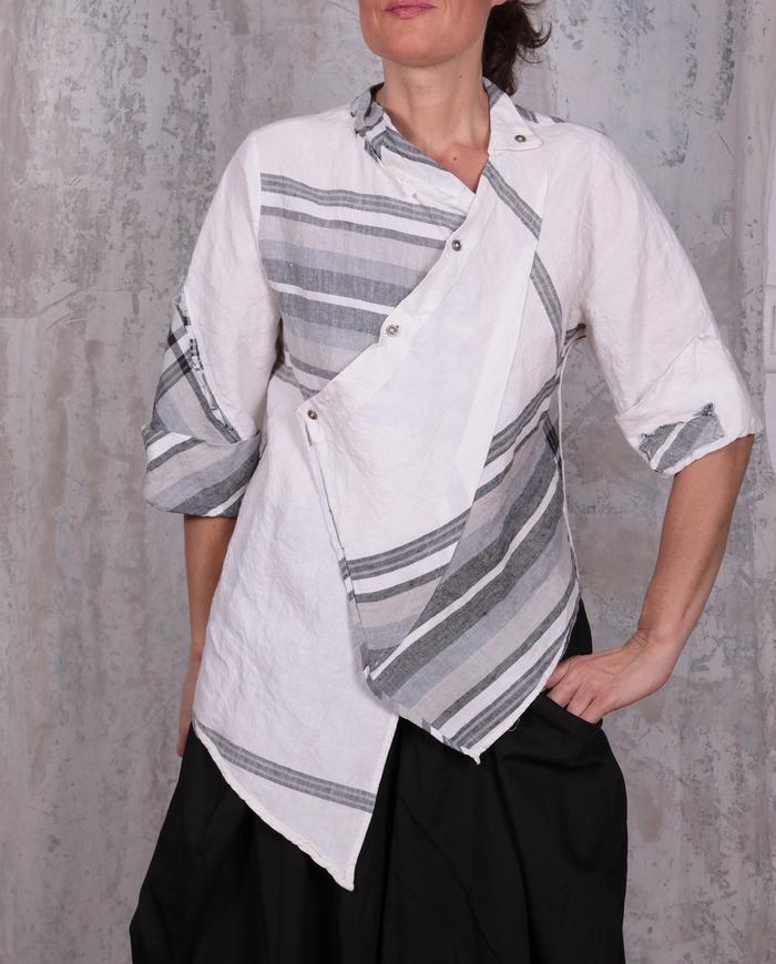 avant-garde high-low Belgian linen black and white top