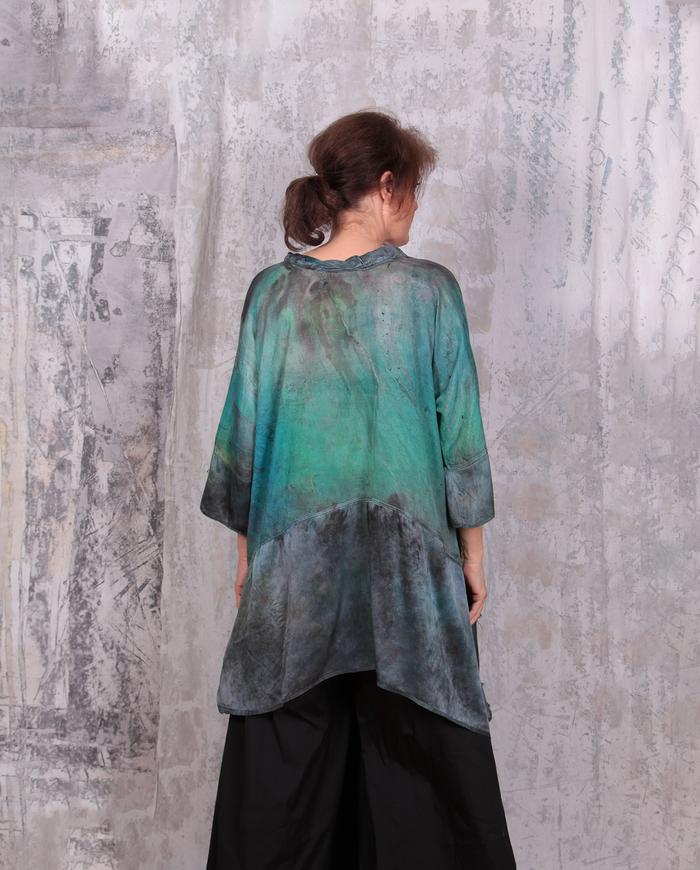 loose-fitting lightweight tunic