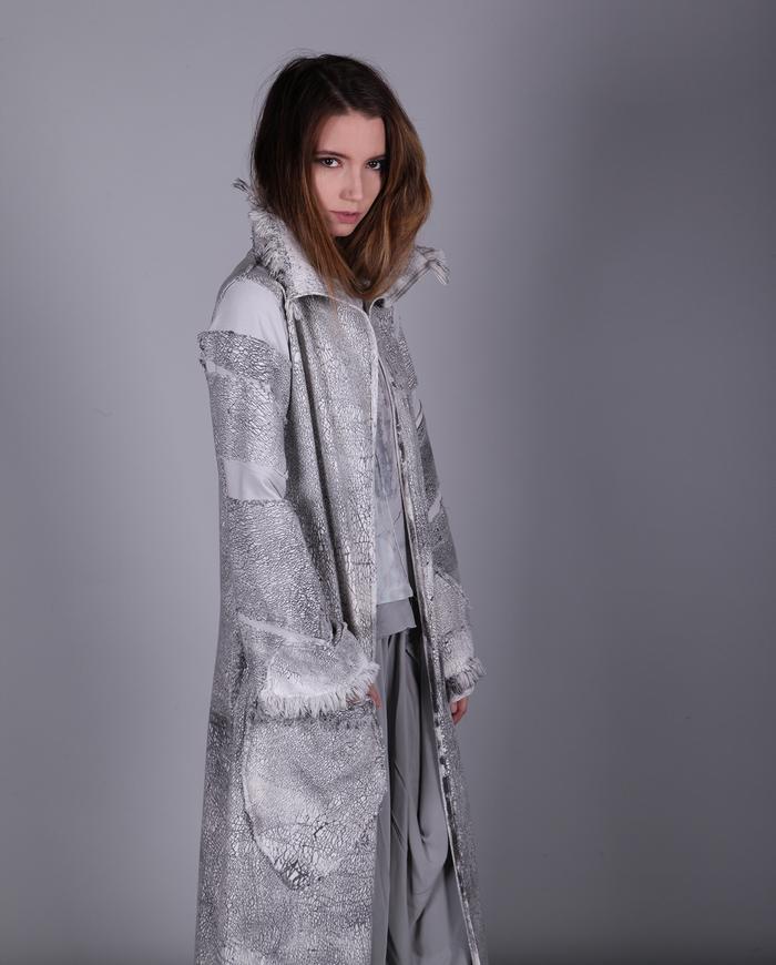 Full length crackle print b&w coat/duster