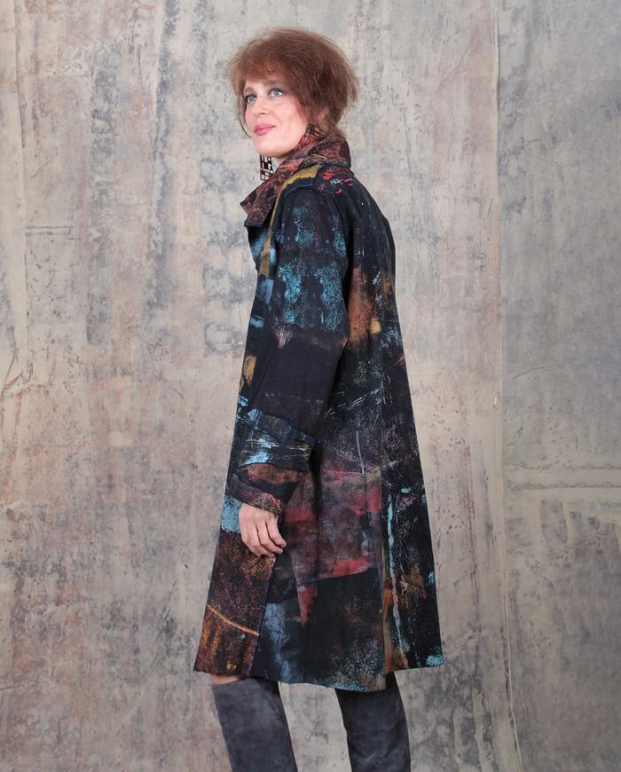 Art-to-Wear by Tatiana Palnitska - colorful story multi-button long jacket
