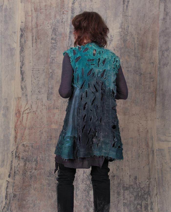 avant-garde edgy fitted ombre canvas vest