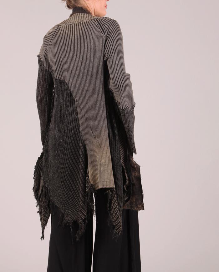 'the knitted edge' modern detailed cardigan/sweater