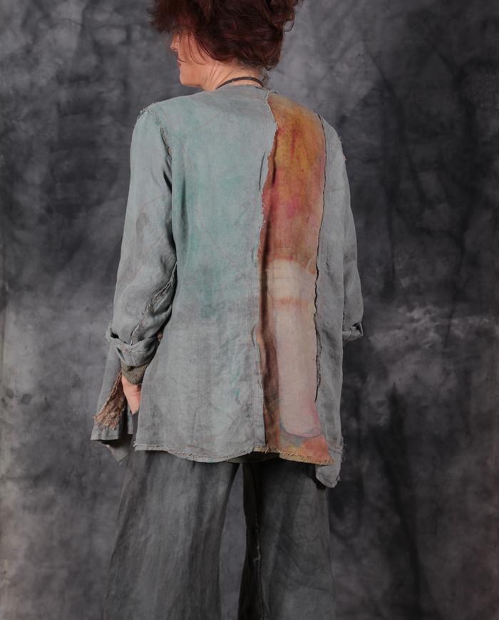 loose-fitting hand-distressed jacket in spring gray with appliqué 