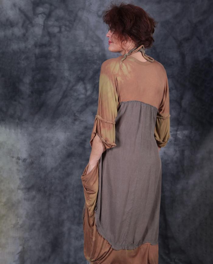 'lost in pockets' sculptural draping dress