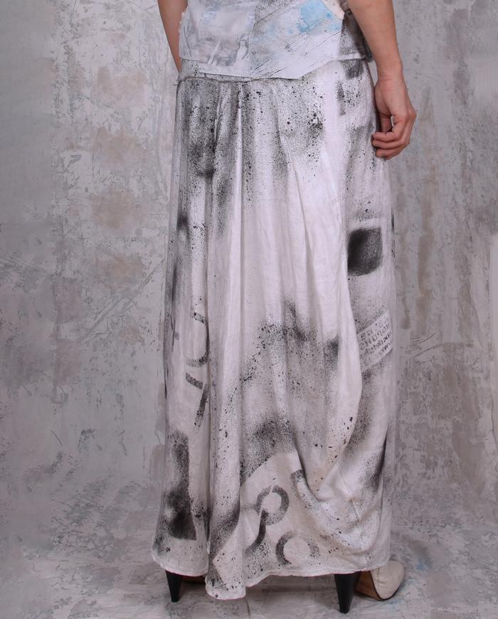 draping hand-printed black and white lagenlook linen skirt