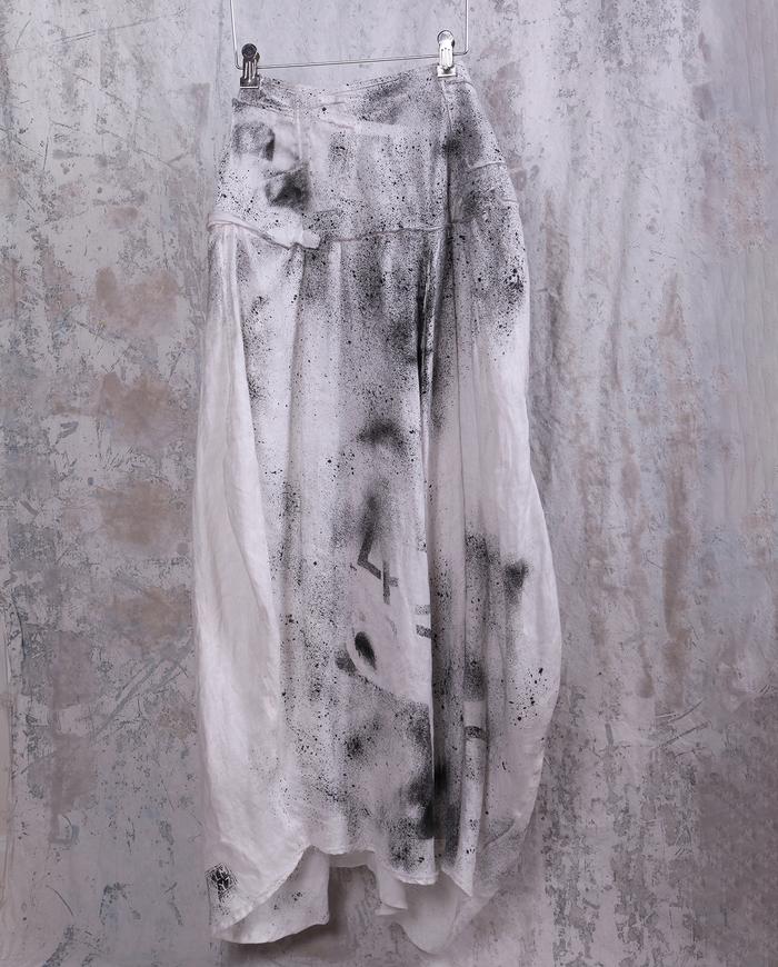 draping hand-printed black and white lagenlook linen skirt