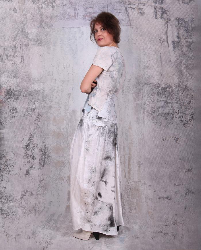 draping hand-printed black and white lagenlook linen skirt