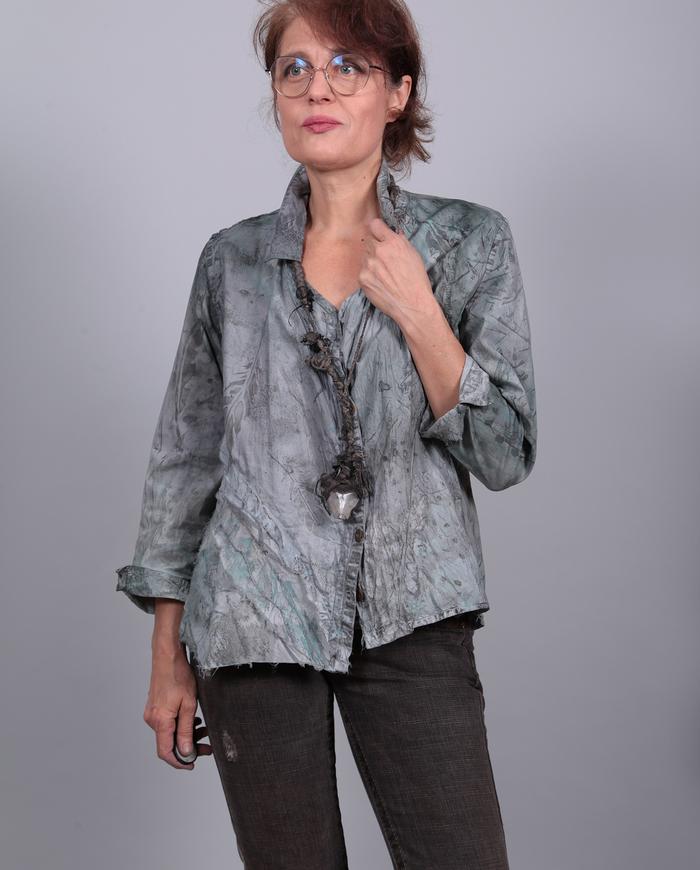 'easy does it' subtle print and color button-down top