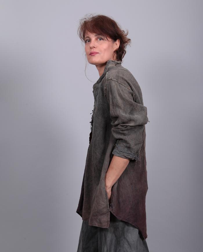 loose-fitting olive-to-purple distressed Belgian linen tunic