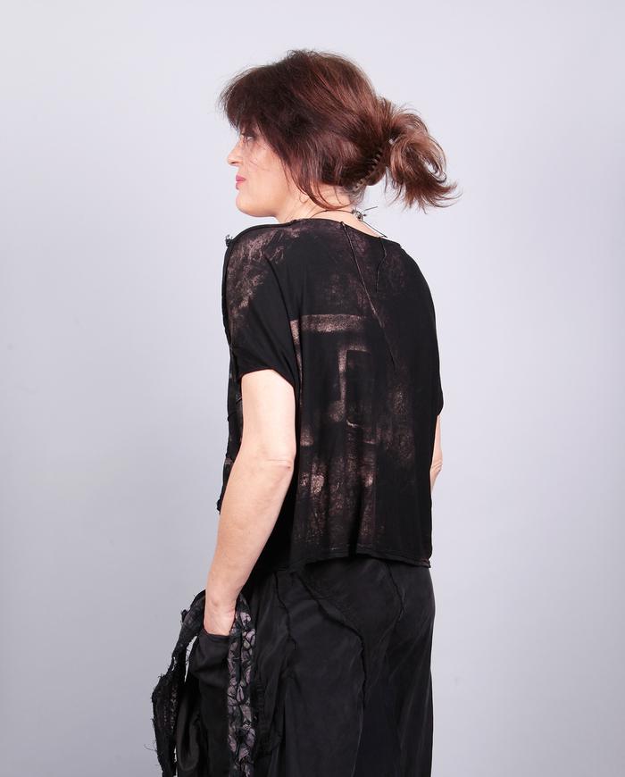 'throw on and go' drop shoulder hand-painted black top