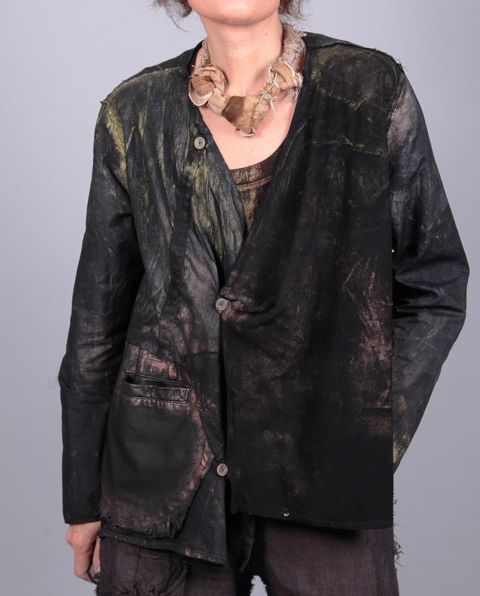 one-size loose-fitting subtle colors  black jacket