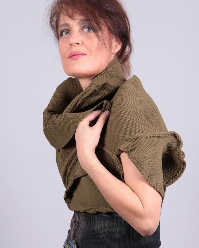 'shrug it off' pleated stretchy reversible shrug