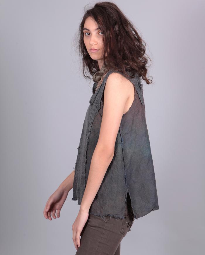 'easy on, easy off' mixed fabrics gray top